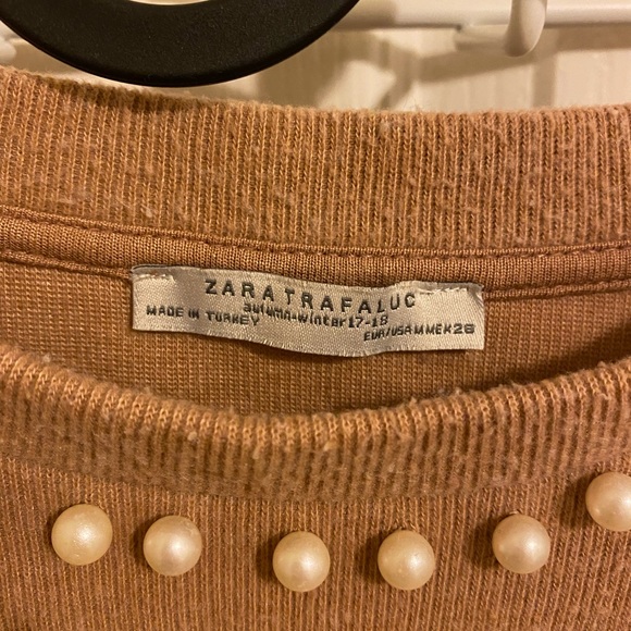 ZARA beige t-shirt with pearls. - Picture 3 of 3
